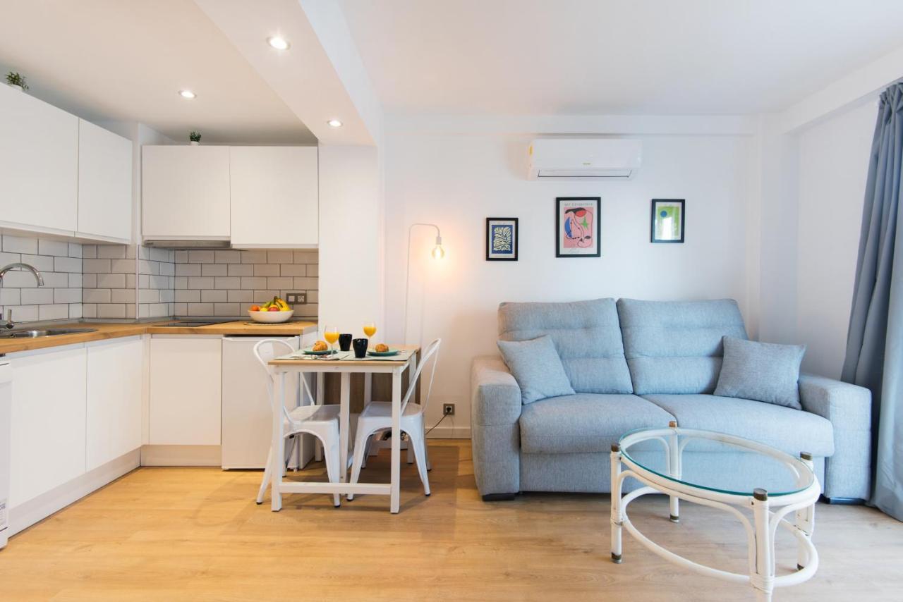 Aloha Puerto Private Apartment 1St Line Carihuela Beach Torremolinos Eksteriør billede