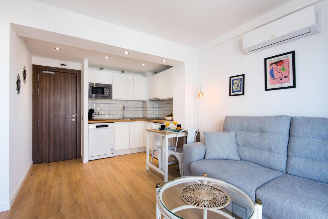 Aloha Puerto Private Apartment 1St Line Carihuela Beach Torremolinos Eksteriør billede
