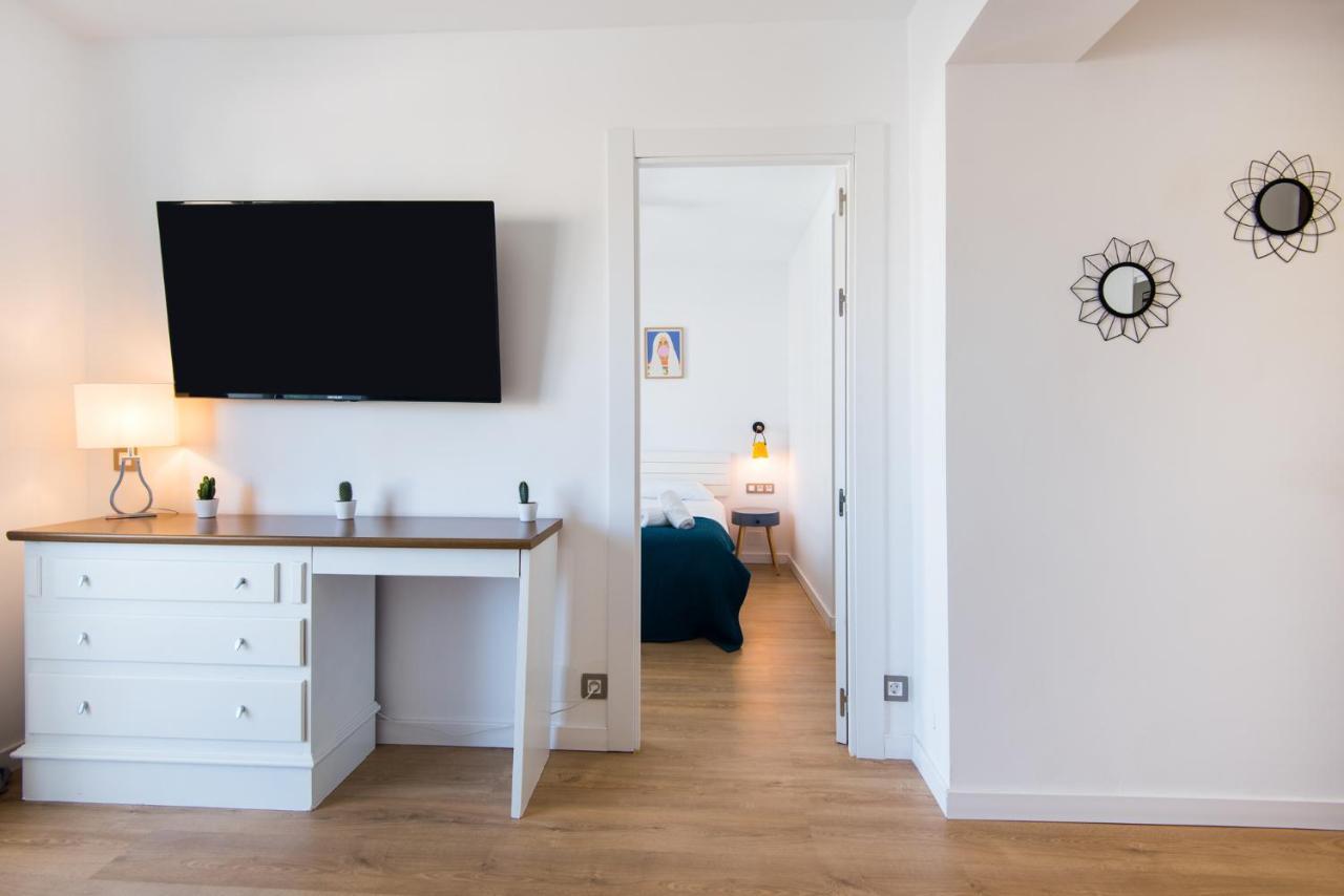 Aloha Puerto Private Apartment 1St Line Carihuela Beach Torremolinos Eksteriør billede